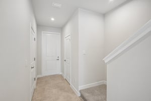 Lou Angela Ln-S0410-007.jpg