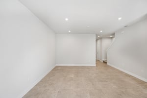 Lou Angela Ln-S0410-010.jpg