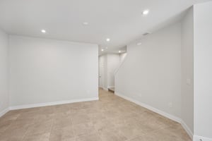 Lou Angela Ln-S0410-011.jpg