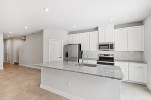 Lou Angela Ln-S0410-014.jpg