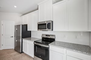 Lou Angela Ln-S0410-015.jpg