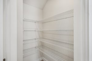 Lou Angela Ln-S0410-016.jpg