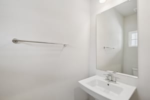 Lou Angela Ln-S0410-017.jpg