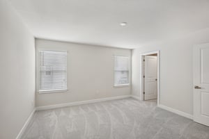 Lou Angela Ln-S0410-019.jpg