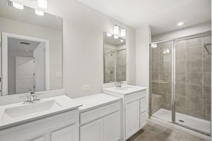 Lou Angela Ln-S0410-023.jpg