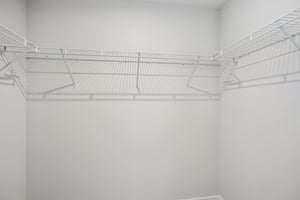 Lou Angela Ln-S0410-027.jpg