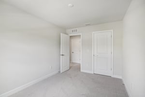 Lou Angela Ln-S0410-029.jpg