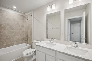 Lou Angela Ln-S0410-030.jpg