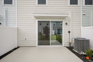 Lou Angela Ln-S0410-035.jpg