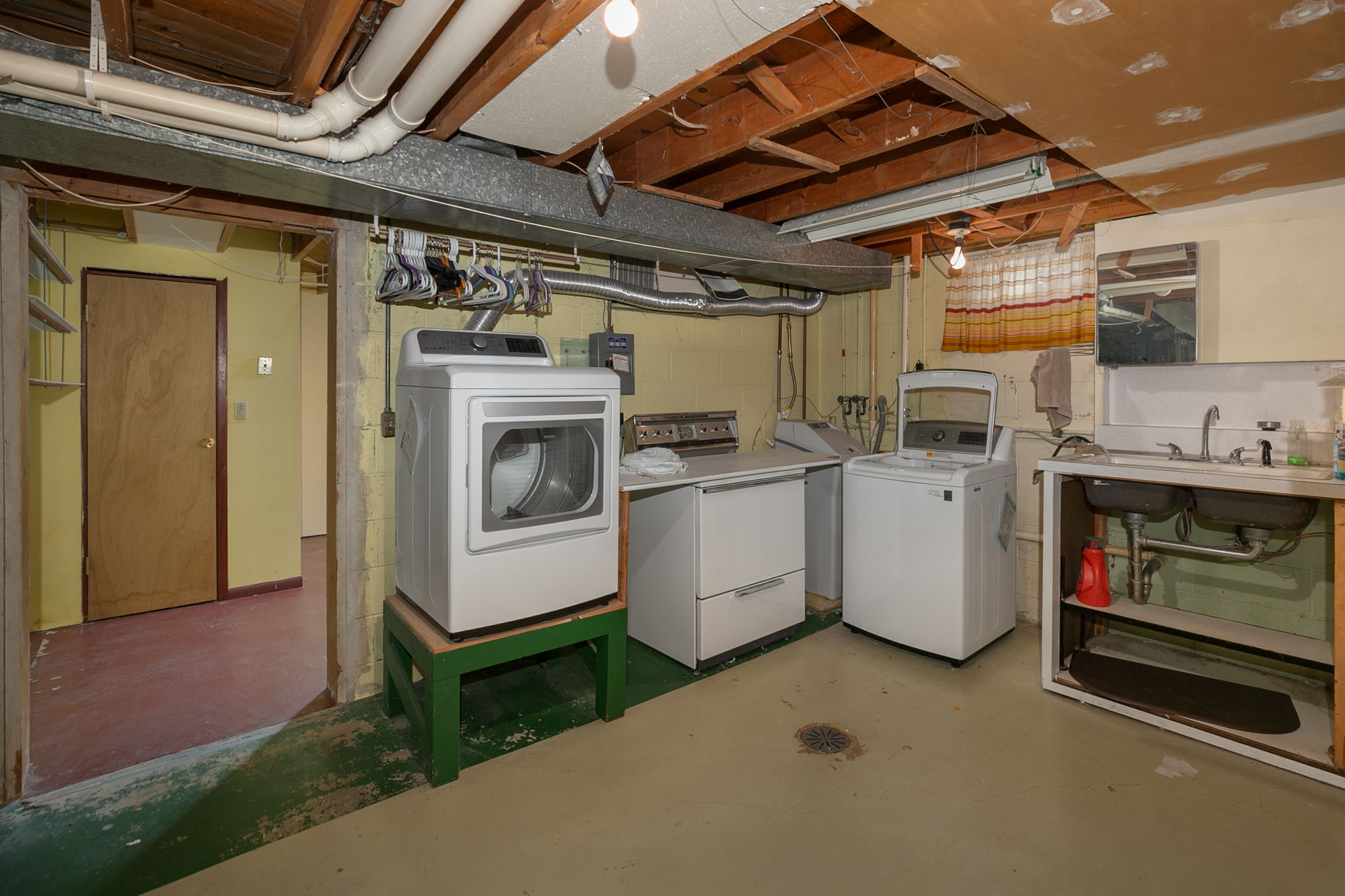 27-Laundry