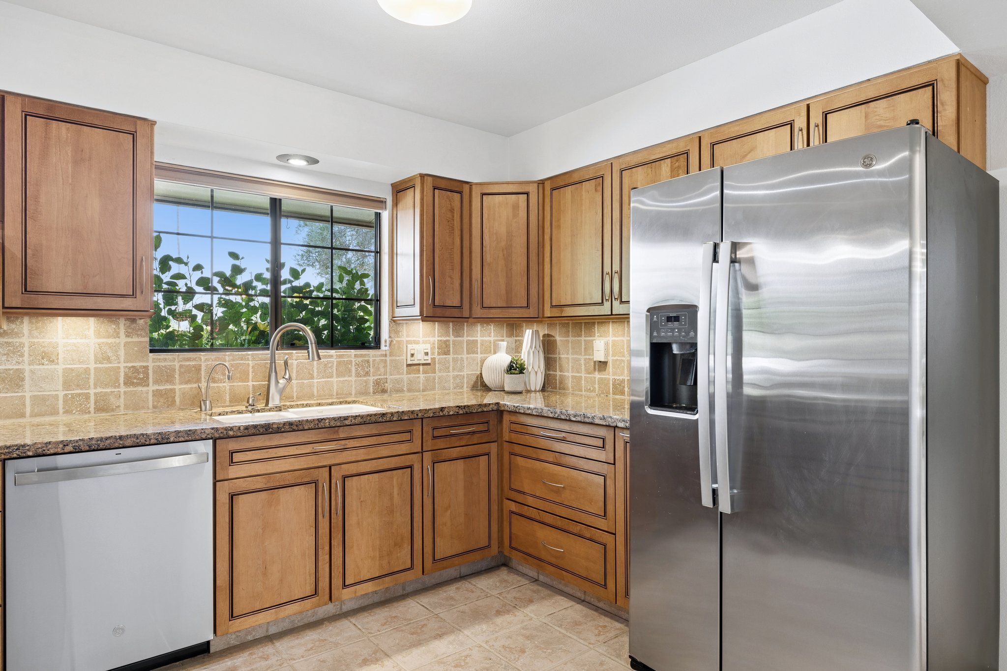 2038 E Solano Dr - 008.jpg