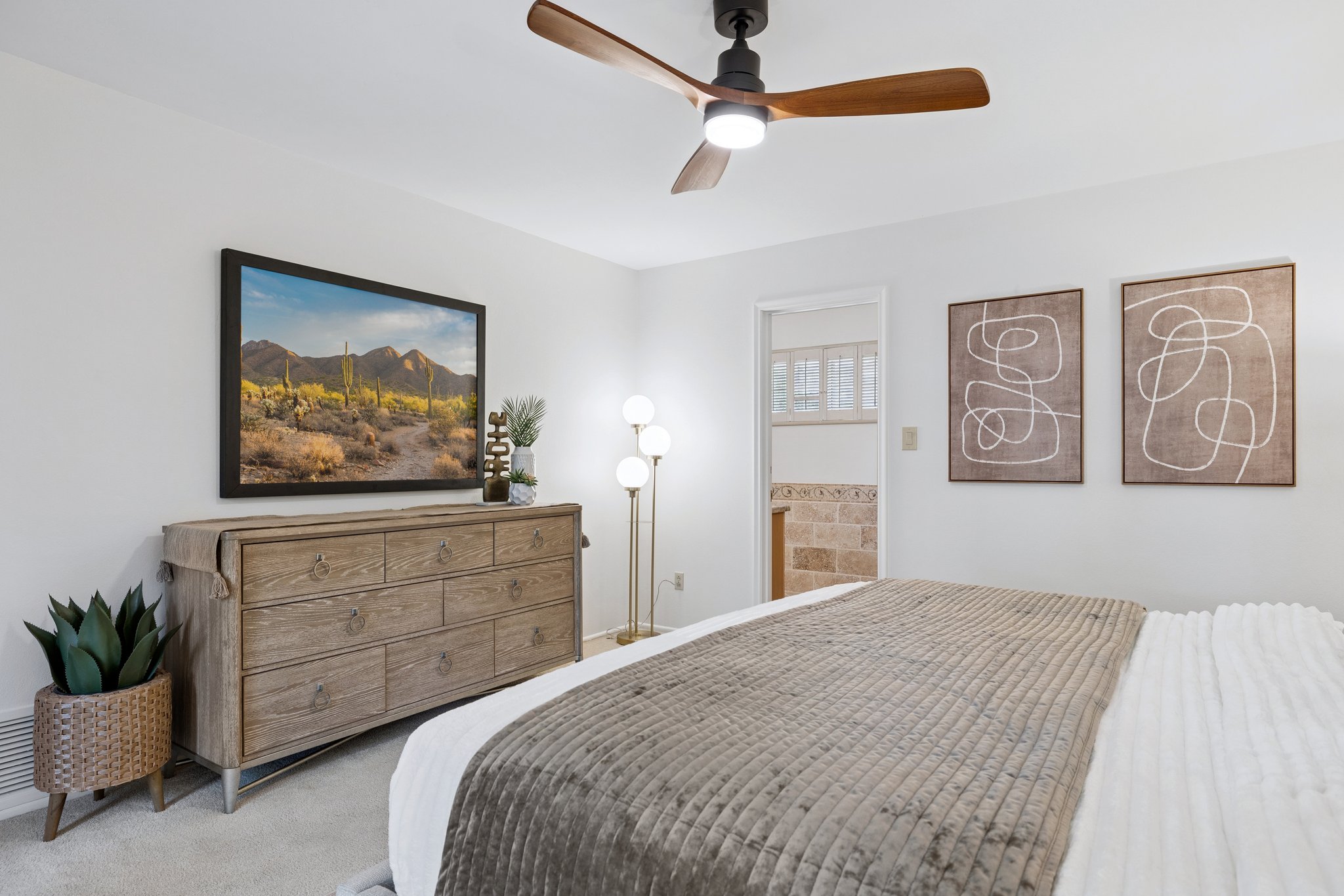 2038 E Solano Dr - 018.jpg