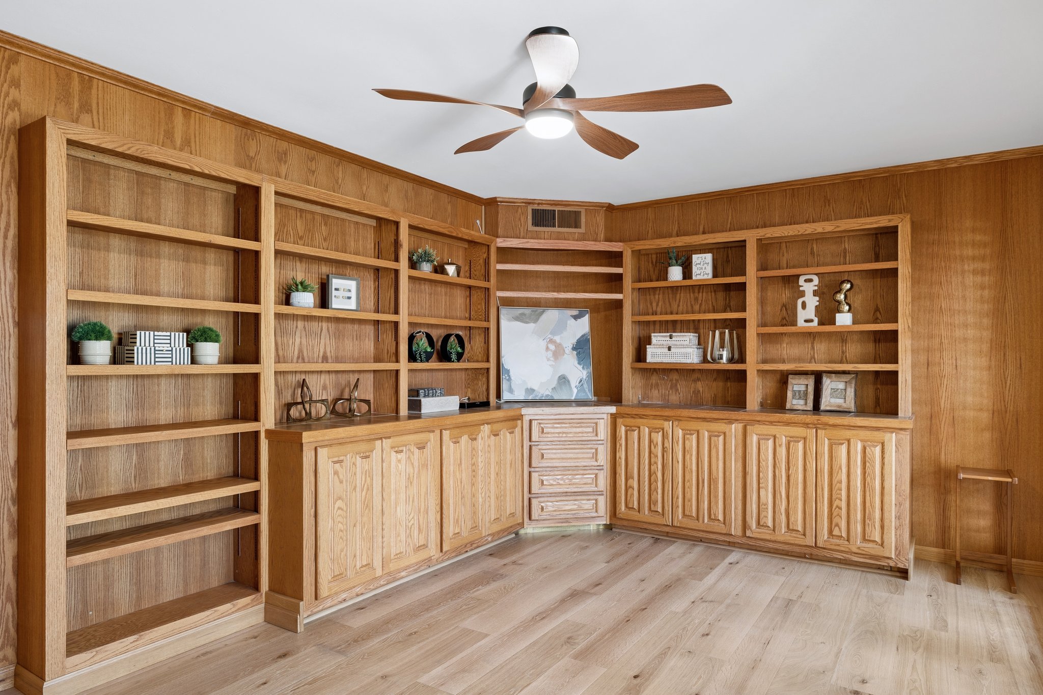 2038 E Solano Dr - 024.jpg