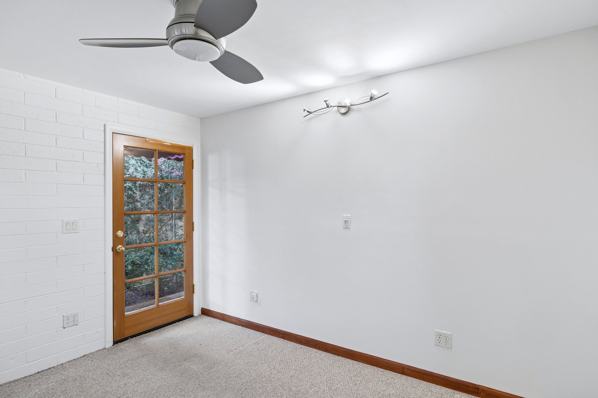 2038 E Solano Dr - 027.jpg