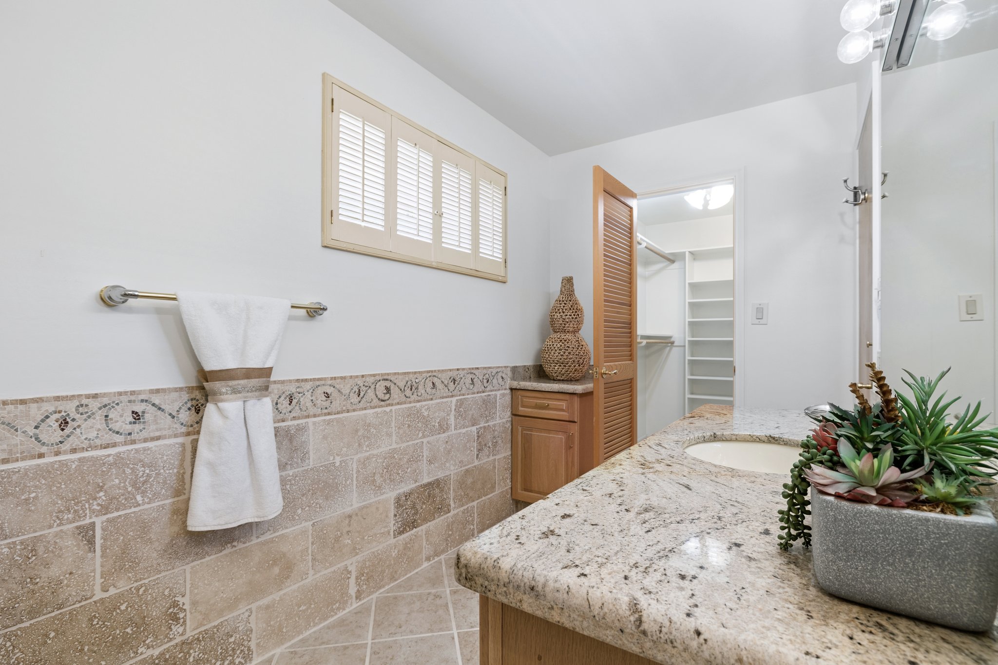 2038 E Solano Dr - 033.jpg