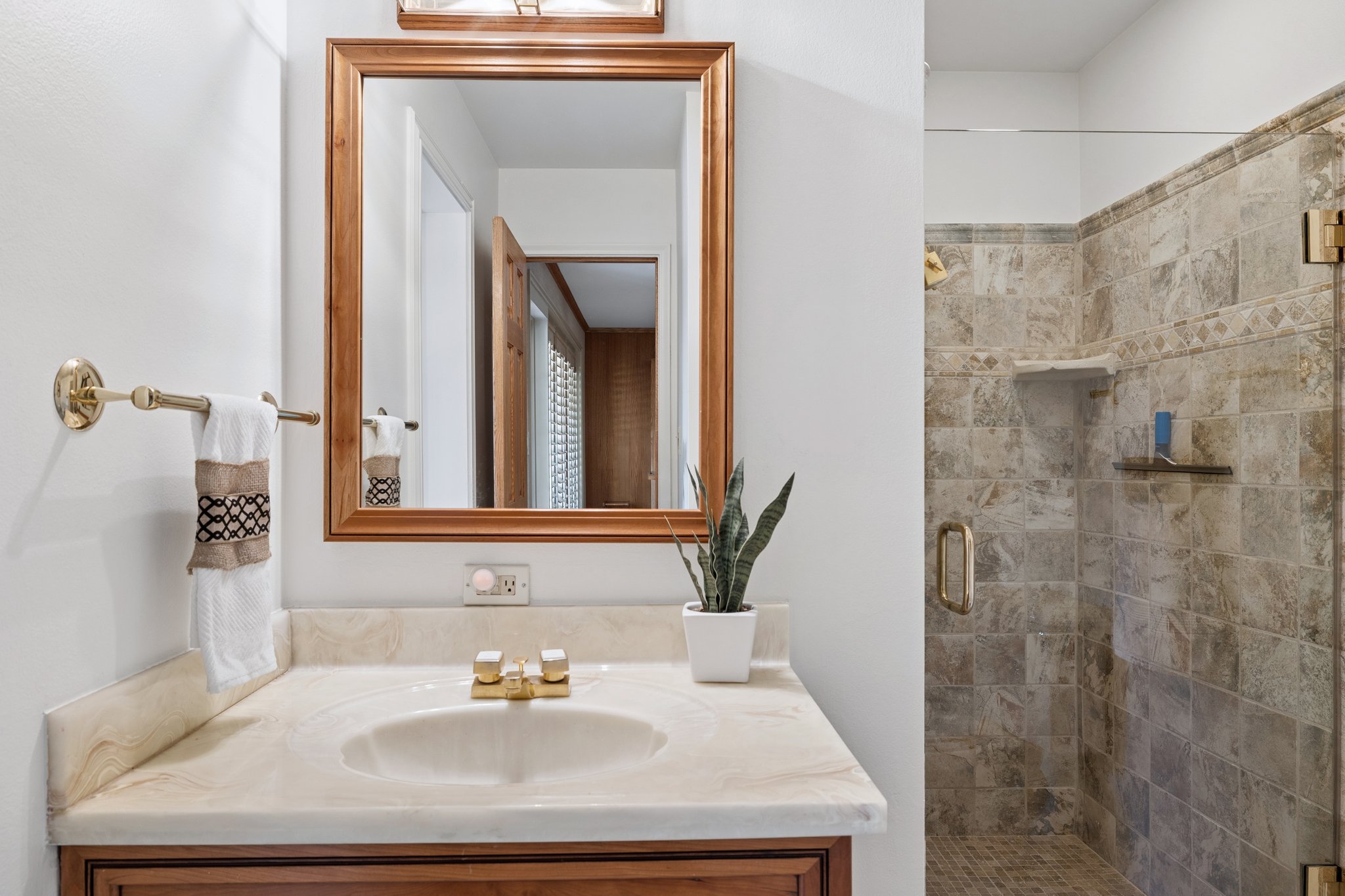 2038 E Solano Dr - 037.jpg