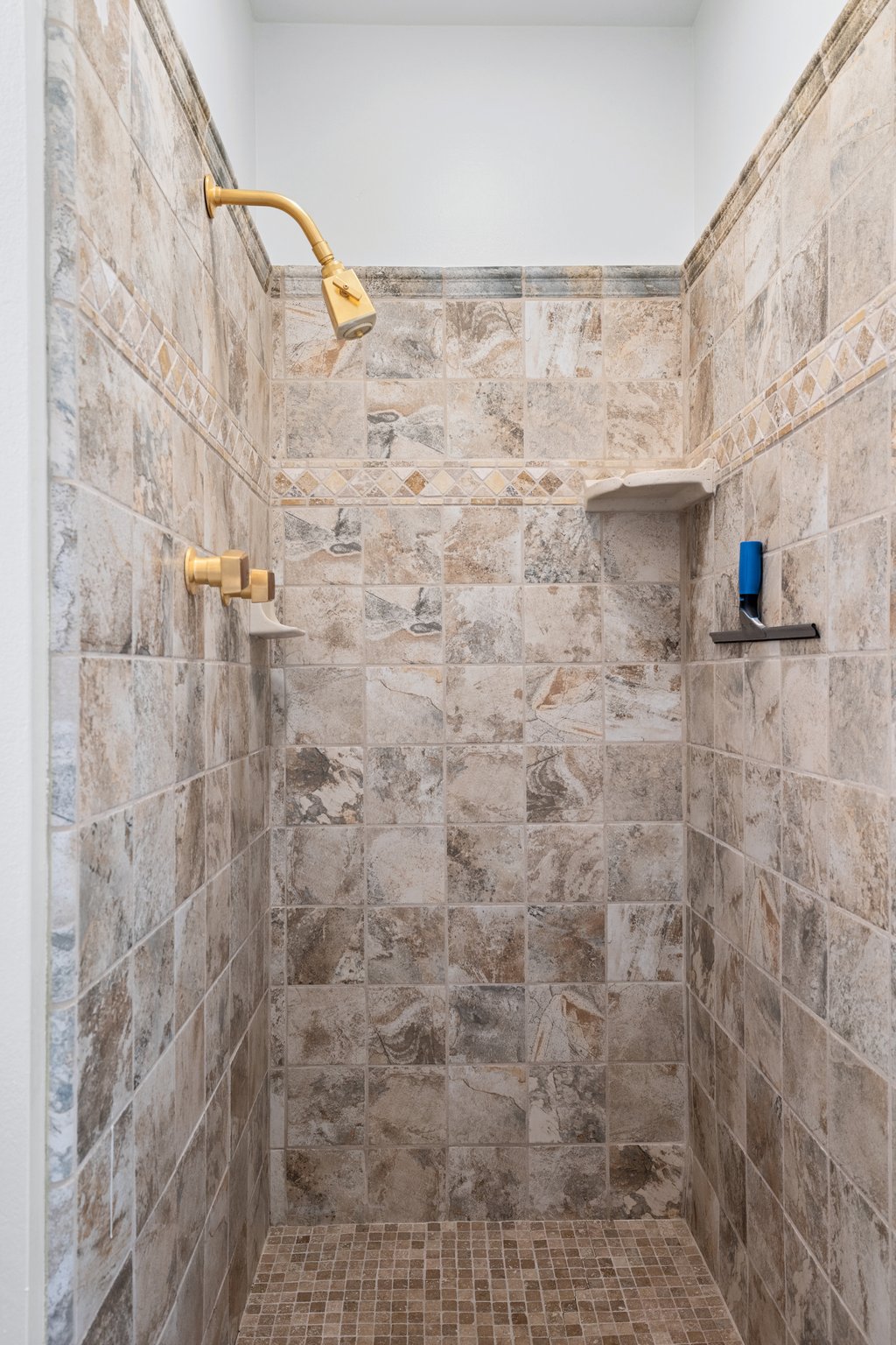 2038 E Solano Dr - 038.jpg