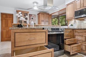 2038 E Solano Dr - 010.jpg