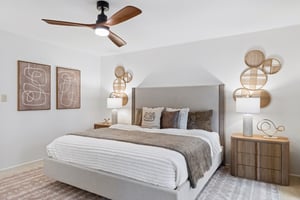 2038 E Solano Dr - 016.jpg