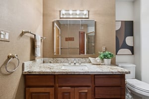 2038 E Solano Dr - 031.jpg