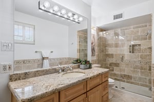 2038 E Solano Dr - 032.jpg