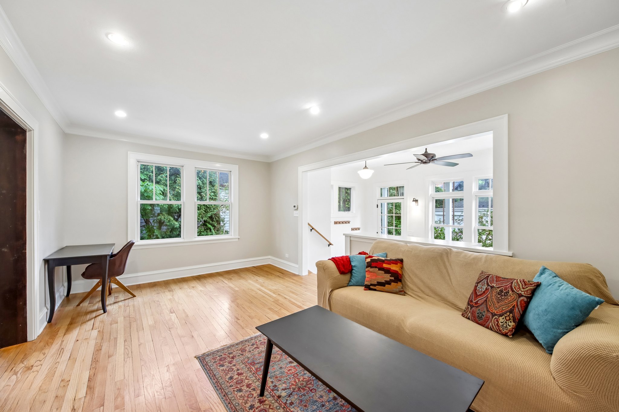 Hawthorne Ln-S1609-016.jpg
