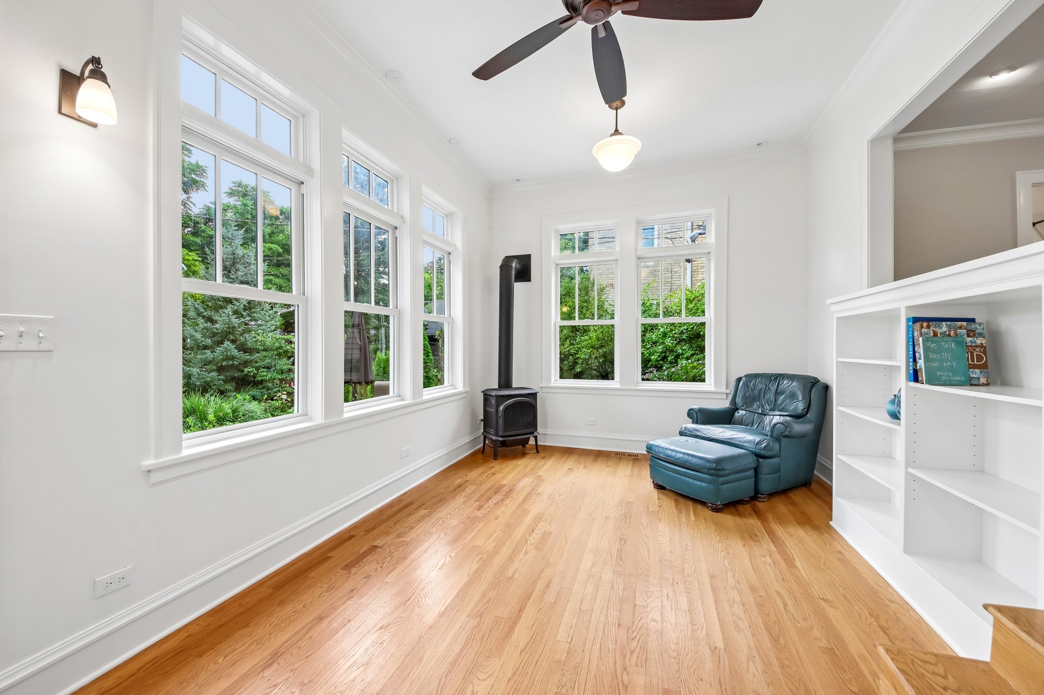 Hawthorne Ln-S1609-017.jpg