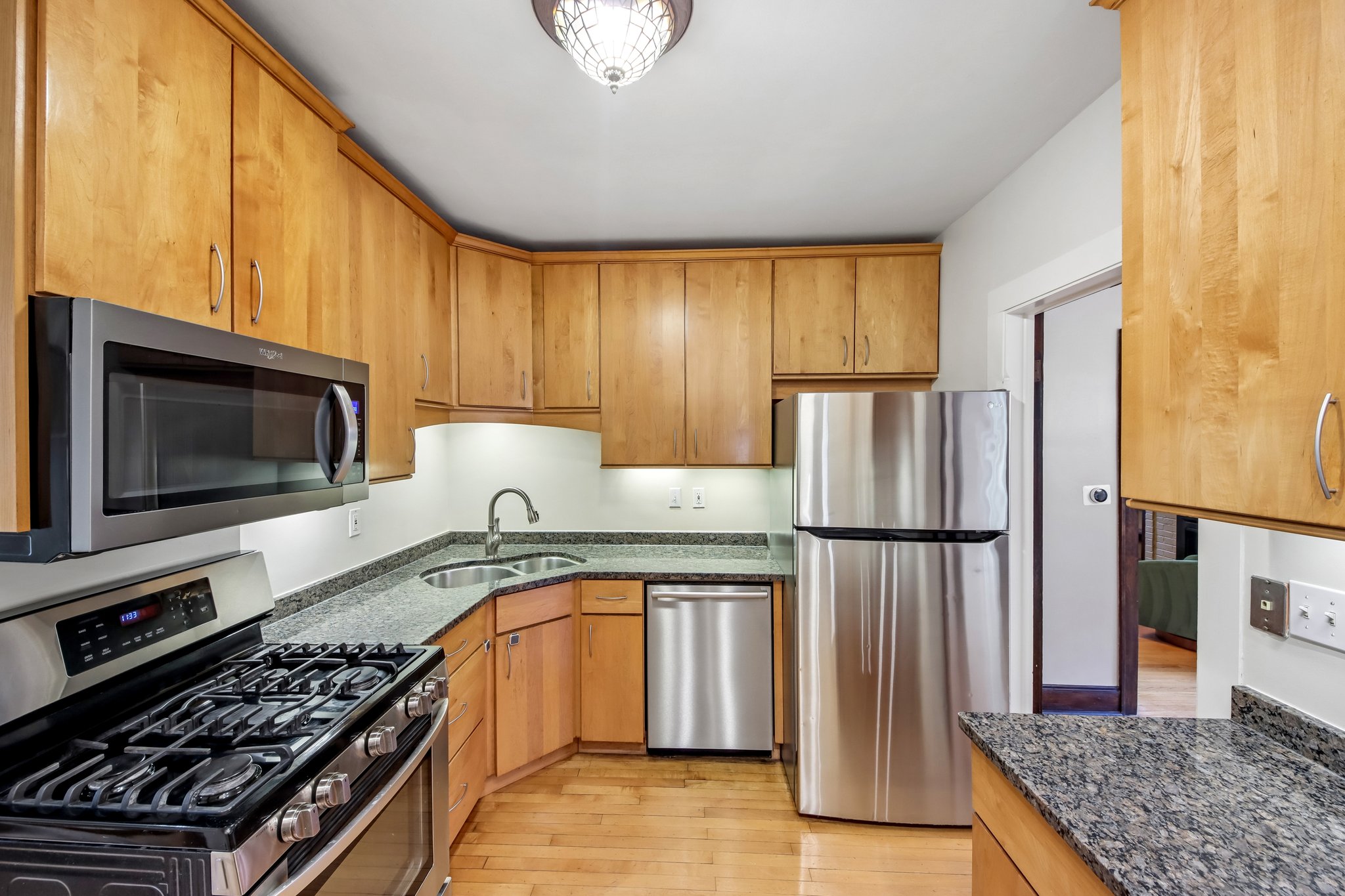Hawthorne Ln-S1609-021.jpg