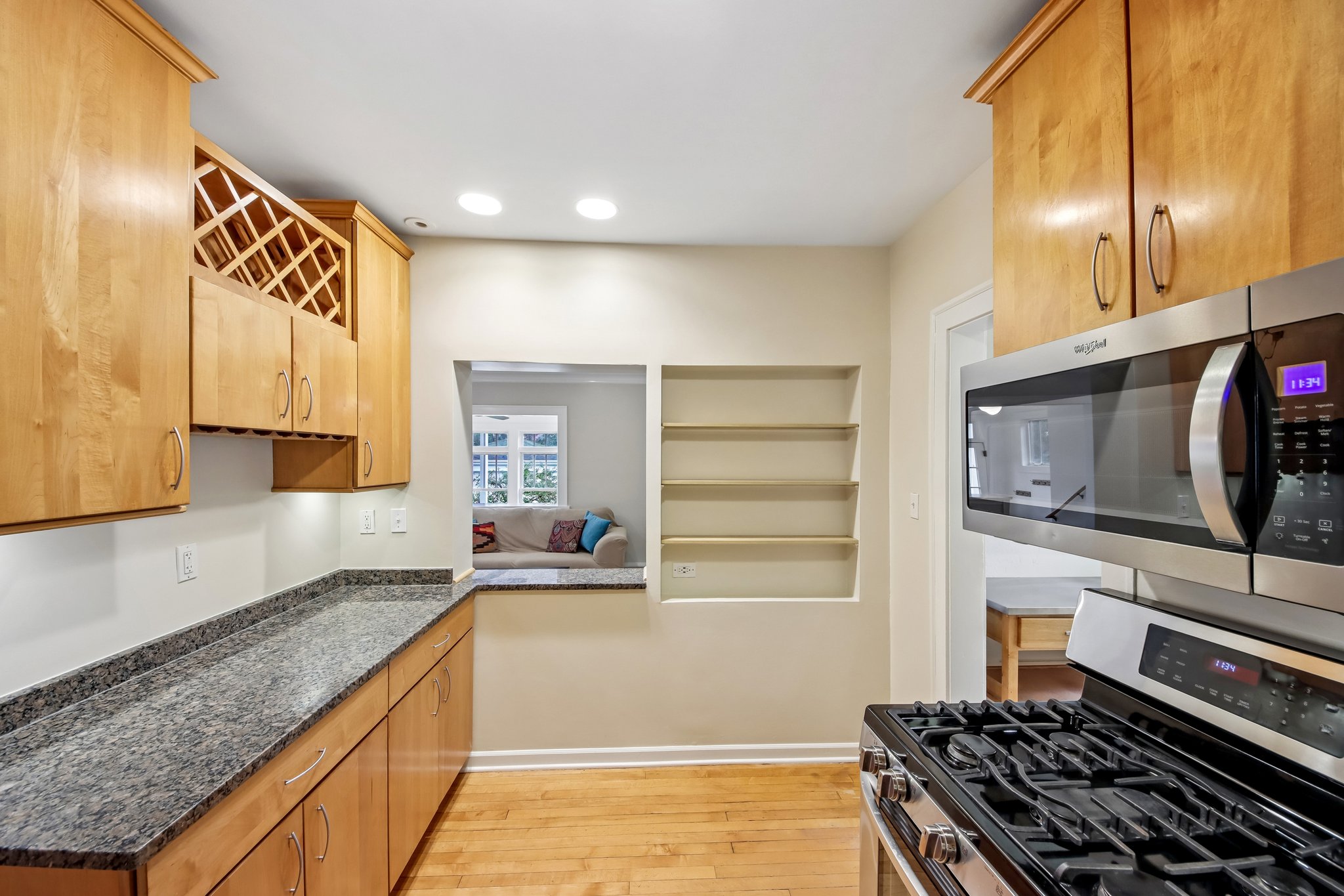 Hawthorne Ln-S1609-023.jpg