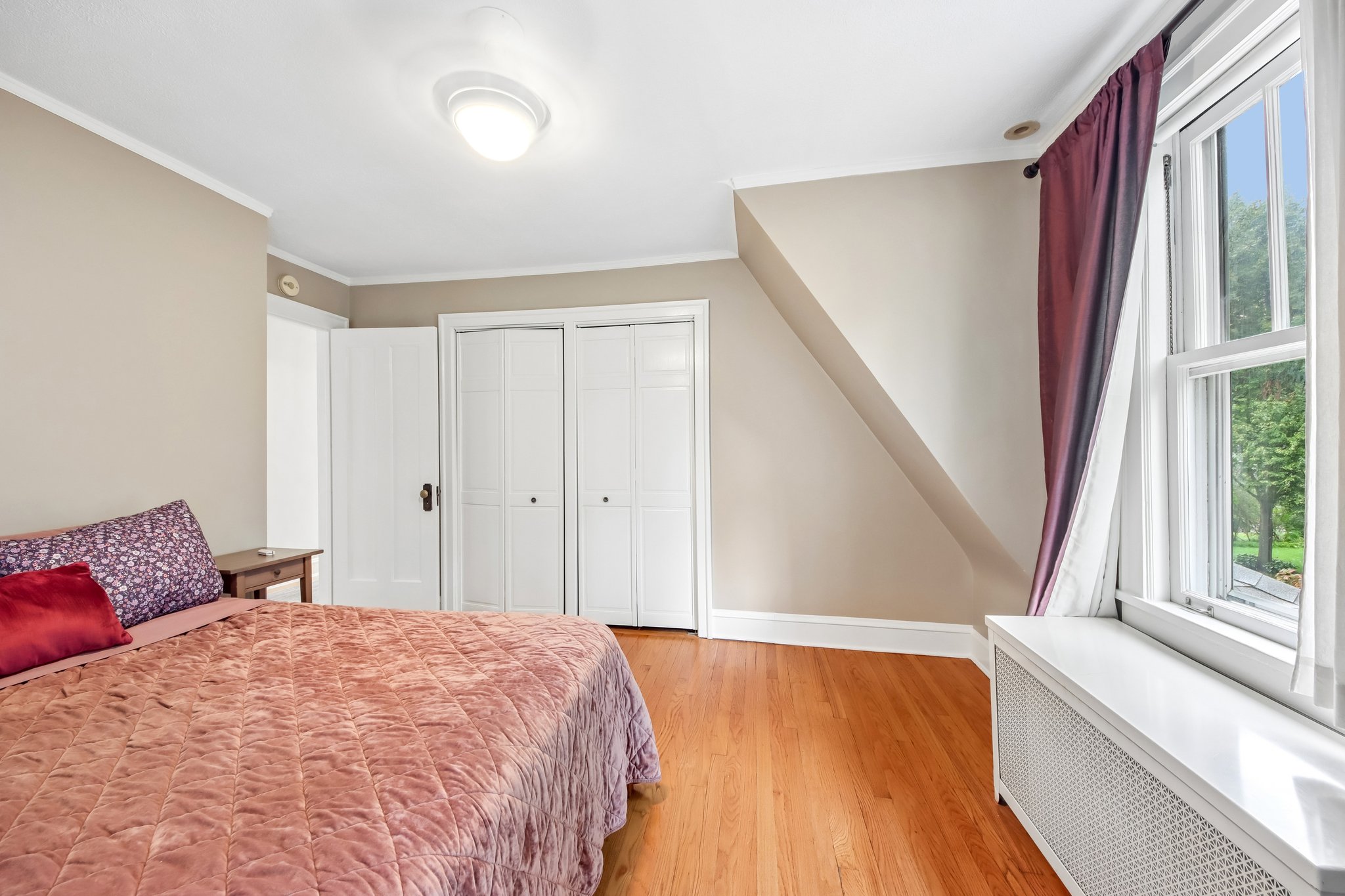 Hawthorne Ln-S1609-027.jpg