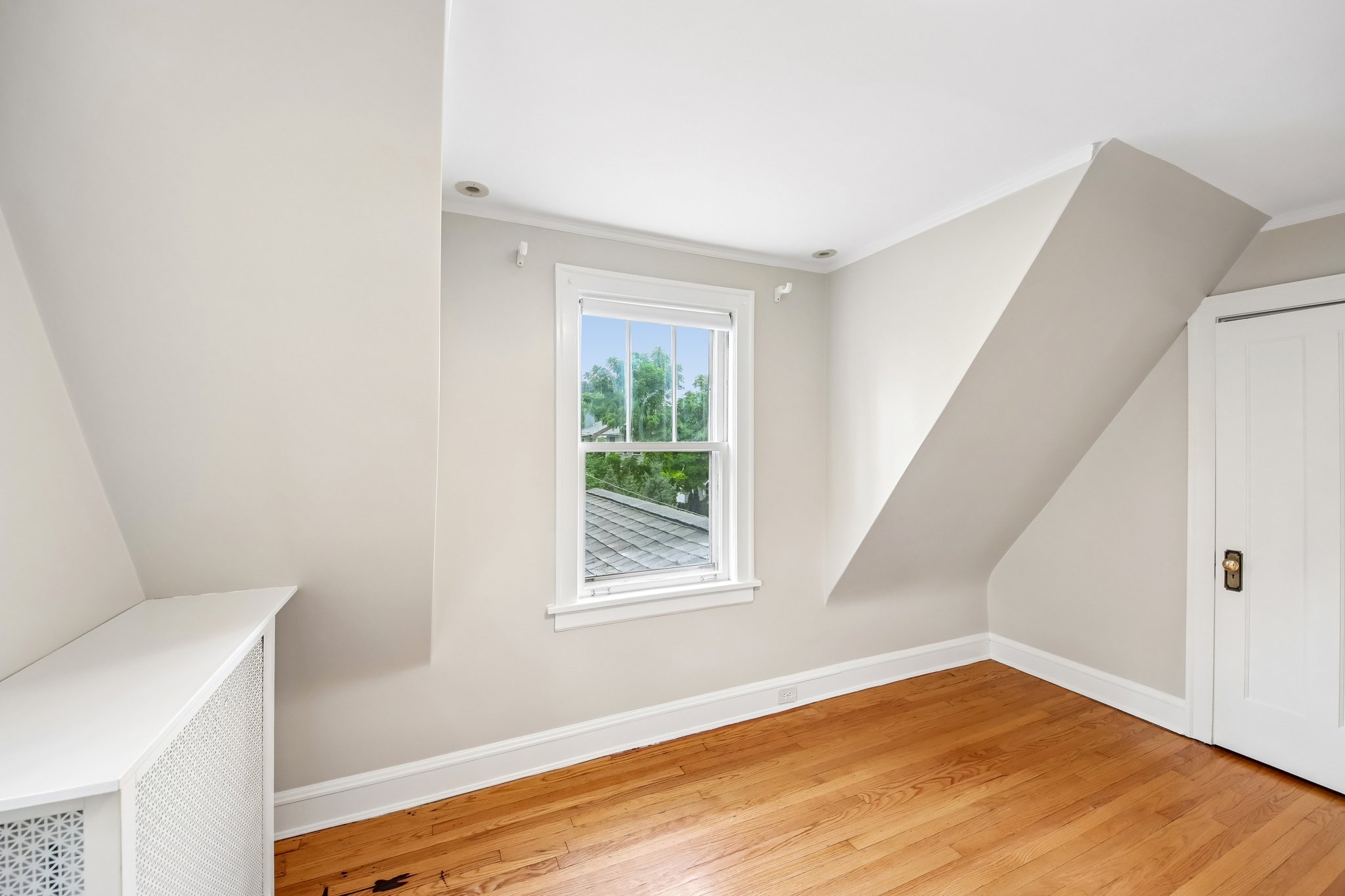 Hawthorne Ln-S1609-031.jpg