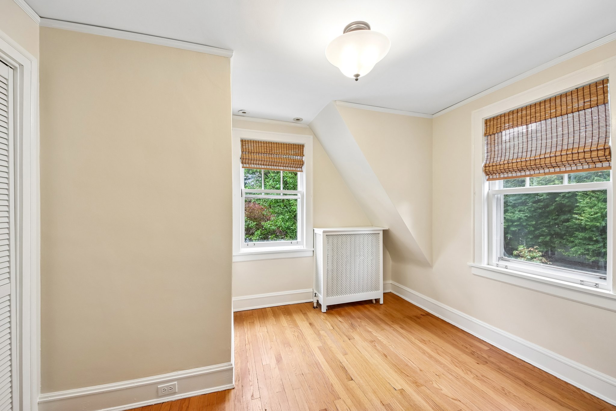 Hawthorne Ln-S1609-033.jpg