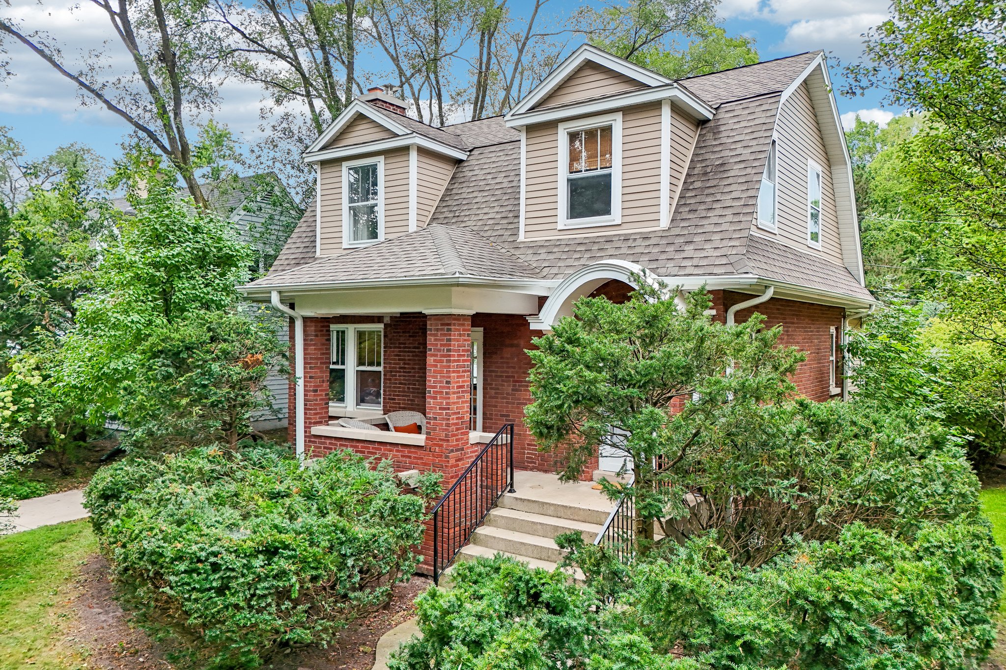 Hawthorne Ln-S1609-060.jpg