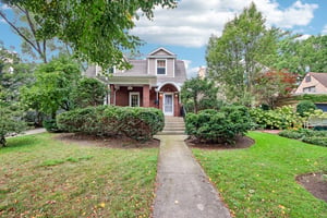 Hawthorne Ln-S1609-001.jpg