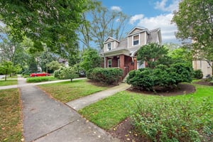 Hawthorne Ln-S1609-003.jpg