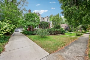 Hawthorne Ln-S1609-004.jpg