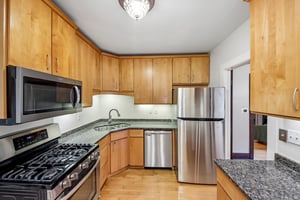 Hawthorne Ln-S1609-021.jpg