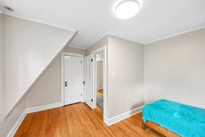 Hawthorne Ln-S1609-030.jpg