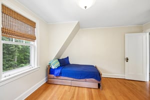 Hawthorne Ln-S1609-035.jpg