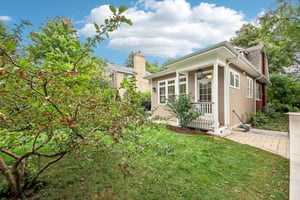 Hawthorne Ln-S1609-058.jpg