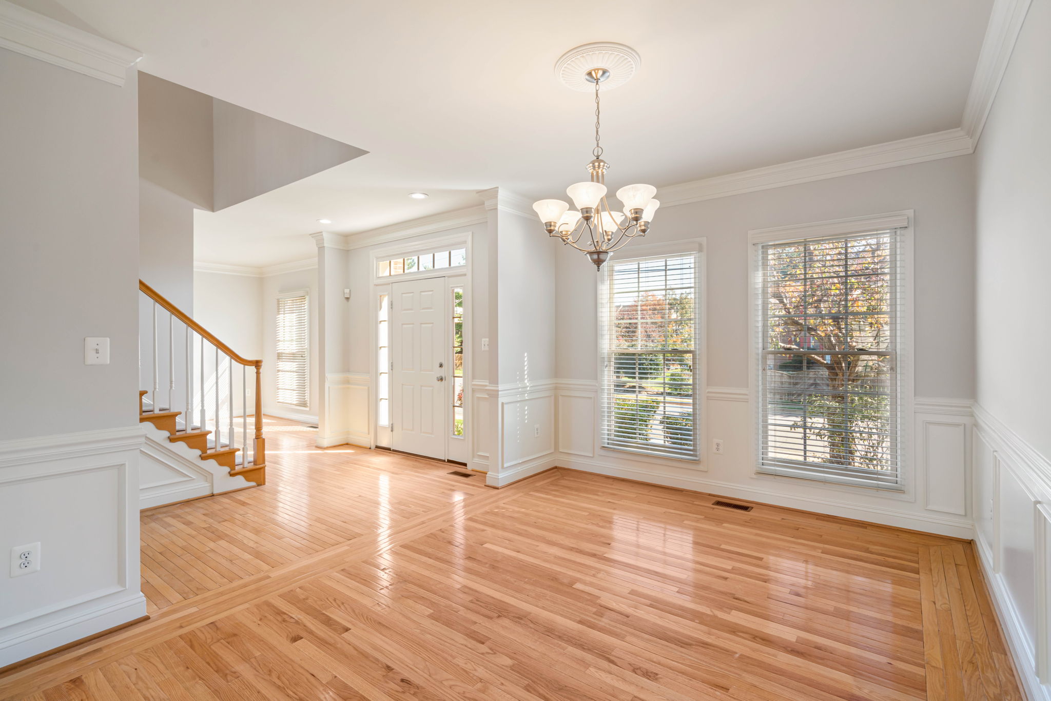 2038 Madrillon Rd, Vienna, VA 22182, USA Photo 6