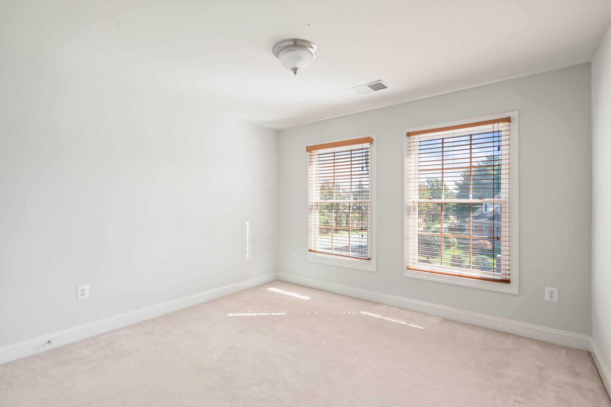 2038 Madrillon Rd, Vienna, VA 22182, USA Photo 46