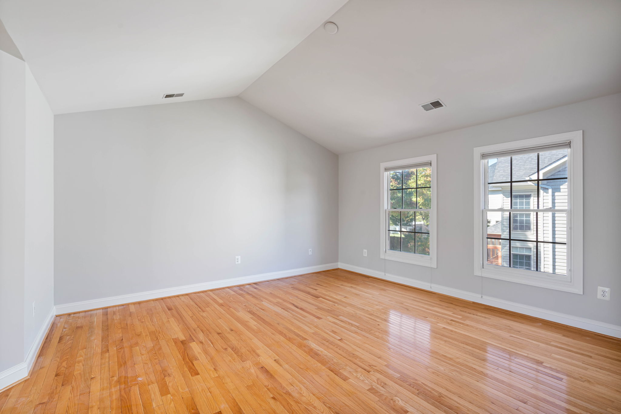 2038 Madrillon Rd, Vienna, VA 22182, USA Photo 32