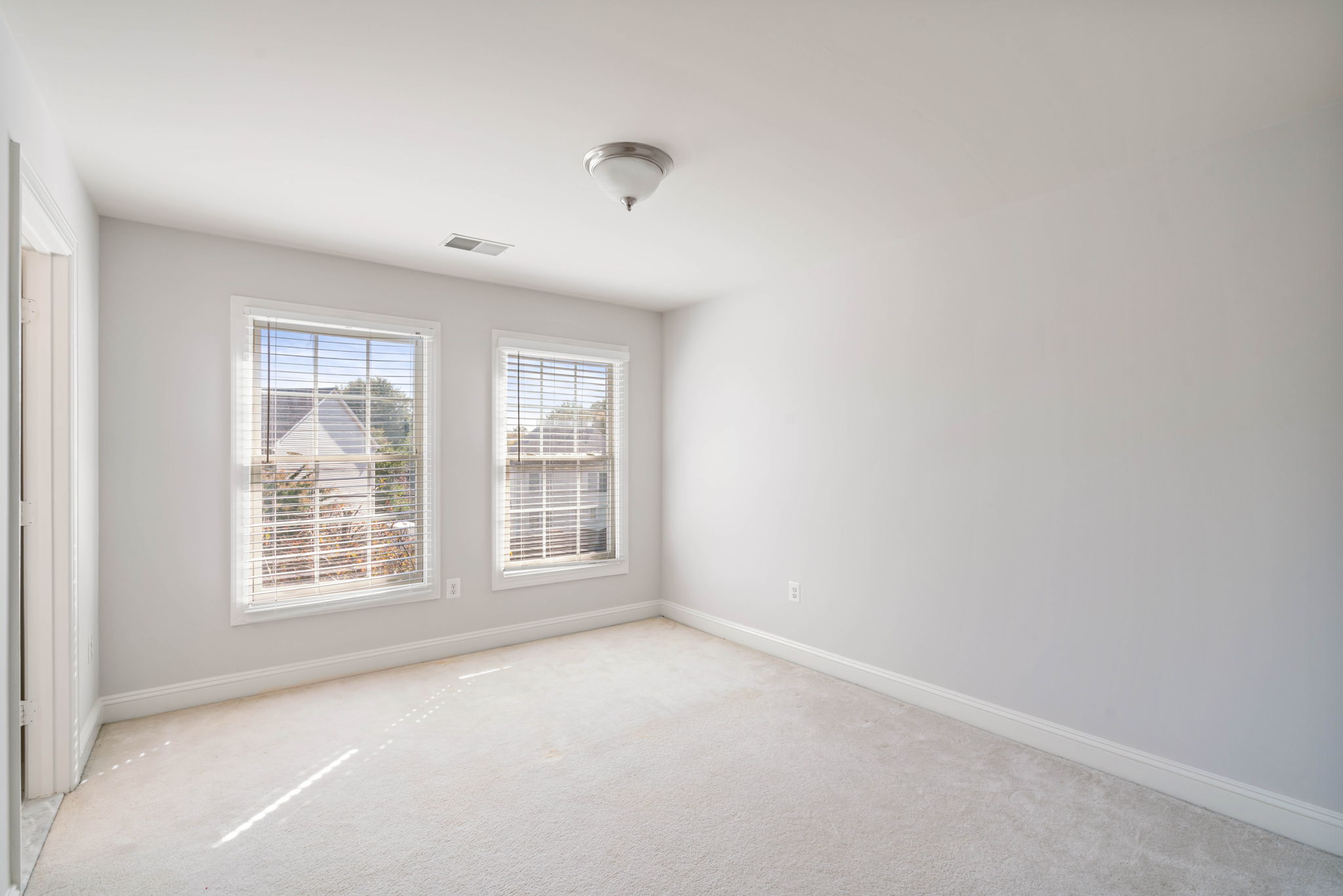 2038 Madrillon Rd, Vienna, VA 22182, USA Photo 41