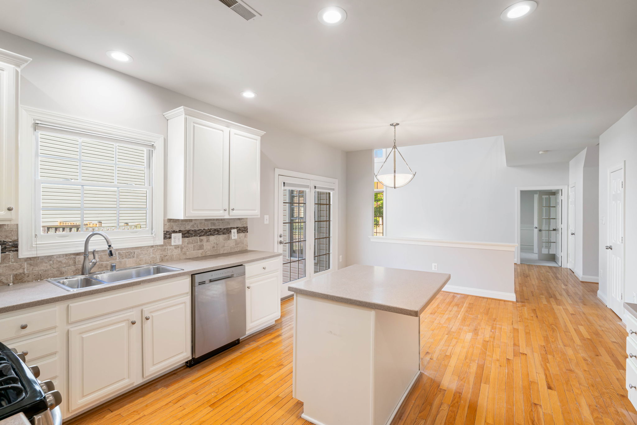 2038 Madrillon Rd, Vienna, VA 22182, USA Photo 23