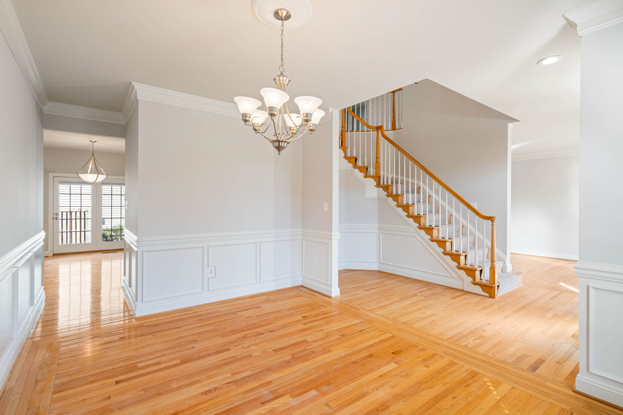 2038 Madrillon Rd, Vienna, VA 22182, USA Photo 7