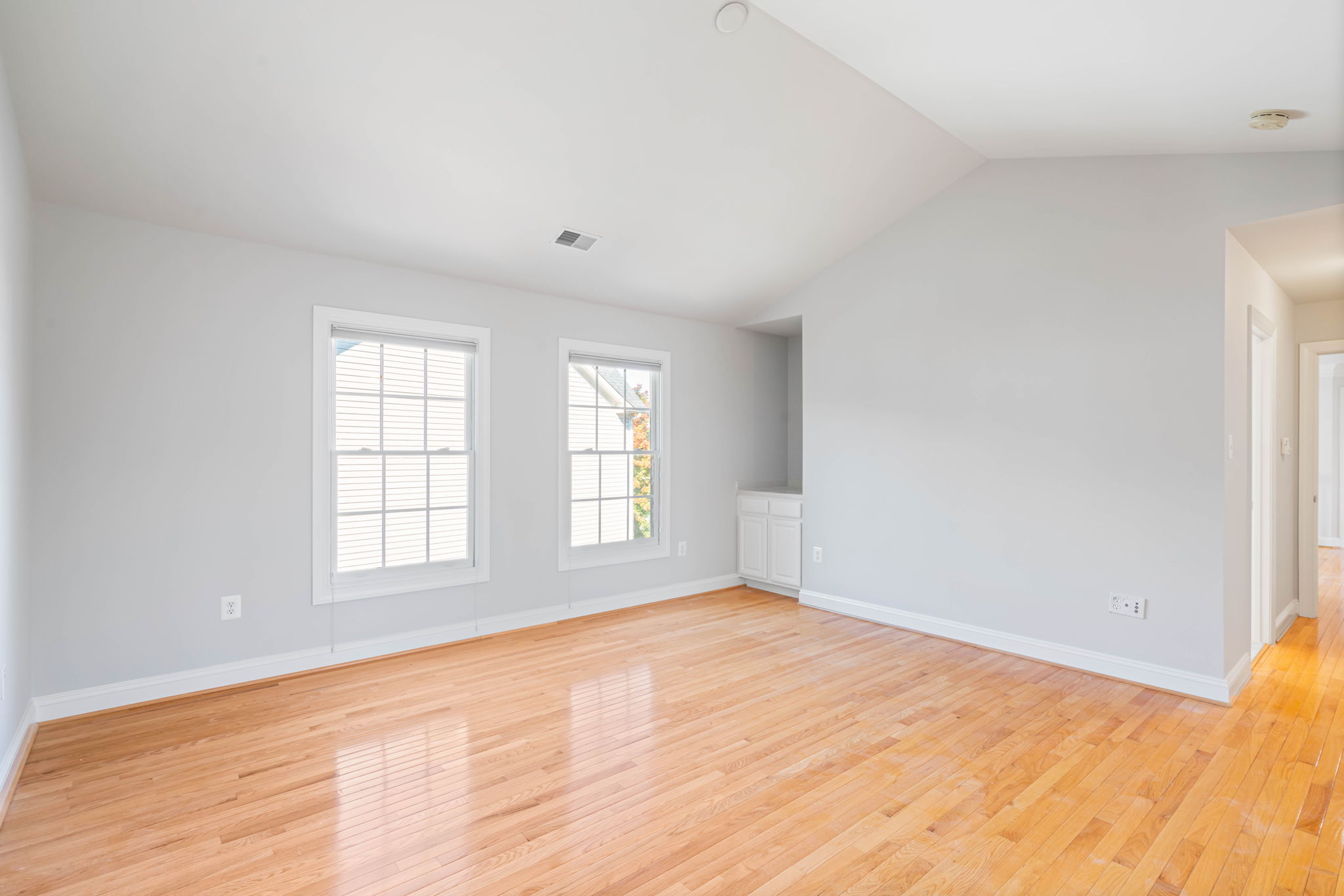 2038 Madrillon Rd, Vienna, VA 22182, USA Photo 33