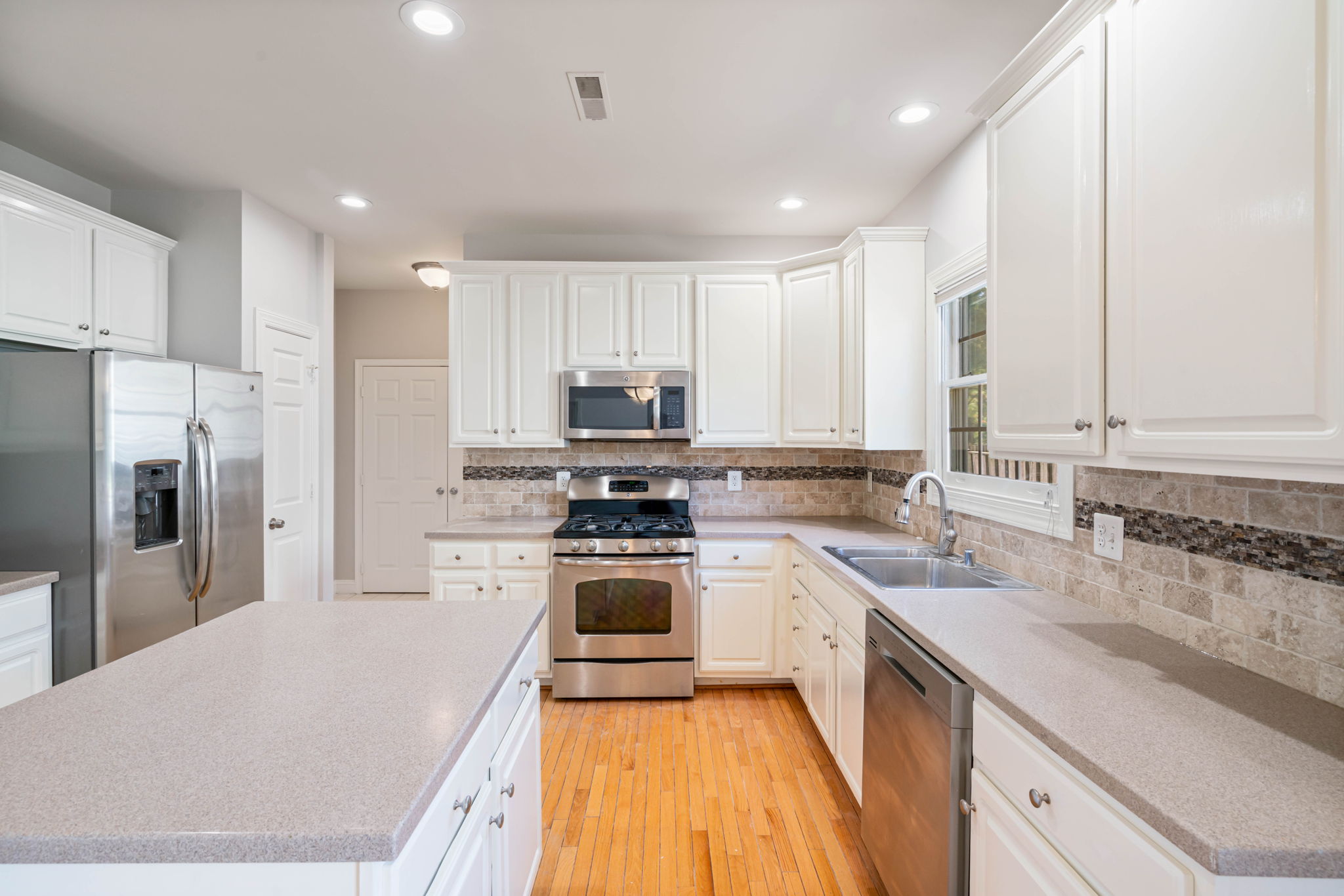 2038 Madrillon Rd, Vienna, VA 22182, USA Photo 20