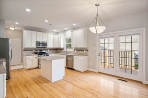 2038 Madrillon Rd, Vienna, VA 22182, USA Photo 17