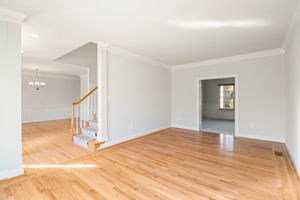 2038 Madrillon Rd, Vienna, VA 22182, USA Photo 9